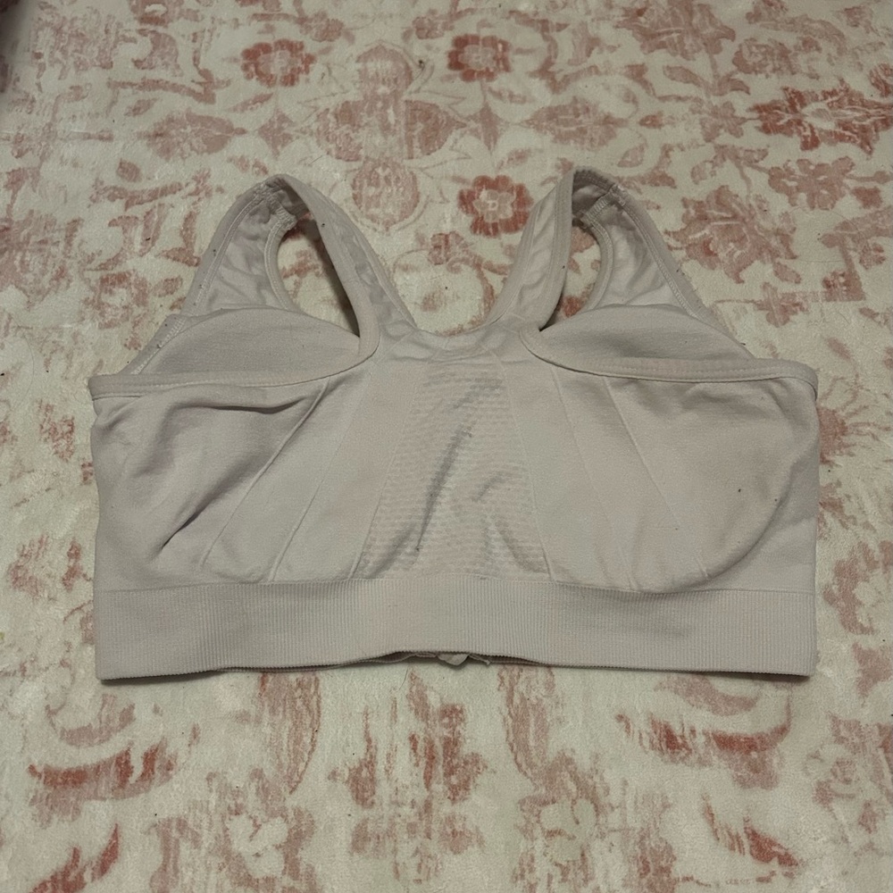 2 zip up bras medium, good condition - Picture 2 of 5